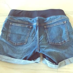 Old Navy Maternity Jean Shorts Size 6